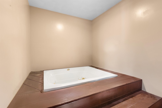 5008 Valentine, ROCKFORD, Illinois 61108, 3 Bedrooms Bedrooms, ,2 BathroomsBathrooms,House,For Sale,Valentine,202506765