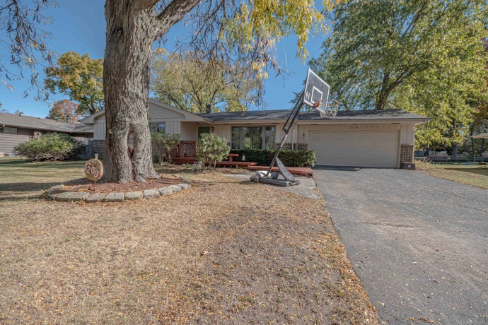 1209 Mayfield, ROCKFORD, Illinois 61107, 3 Bedrooms Bedrooms, ,1 BathroomBathrooms,House,For Sale,Mayfield,202506769