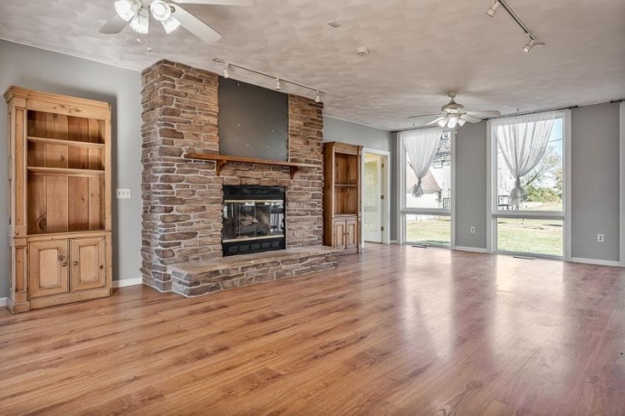 15685 State, PECATONICA, Illinois 61063, 5 Bedrooms Bedrooms, ,3 BathroomsBathrooms,House,For Sale,State,202506770