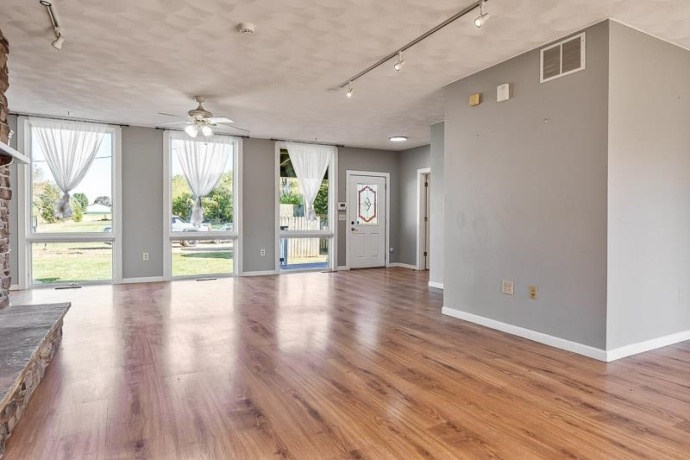 15685 State, PECATONICA, Illinois 61063, 5 Bedrooms Bedrooms, ,3 BathroomsBathrooms,House,For Sale,State,202506770