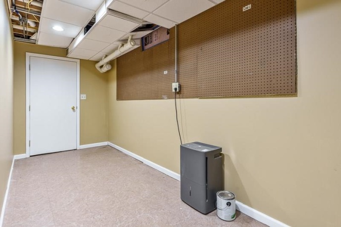 15685 State, PECATONICA, Illinois 61063, 5 Bedrooms Bedrooms, ,3 BathroomsBathrooms,House,For Sale,State,202506770