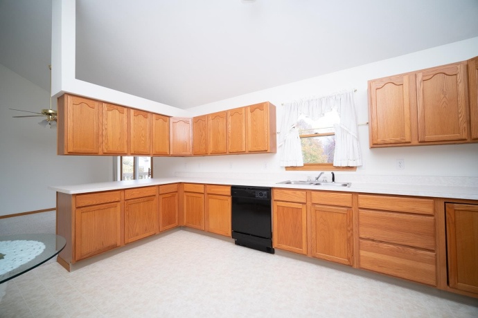 960 Comfortcove, MACHESNEY PARK, Illinois 61115, 3 Bedrooms Bedrooms, ,2 BathroomsBathrooms,House,For Sale,Comfortcove,202506772