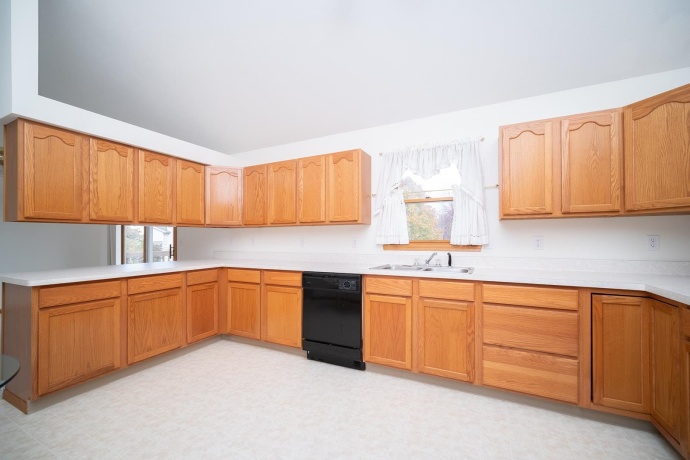 960 Comfortcove, MACHESNEY PARK, Illinois 61115, 3 Bedrooms Bedrooms, ,2 BathroomsBathrooms,House,For Sale,Comfortcove,202506772