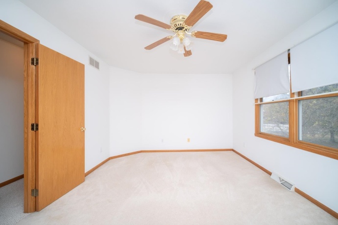 960 Comfortcove, MACHESNEY PARK, Illinois 61115, 3 Bedrooms Bedrooms, ,2 BathroomsBathrooms,House,For Sale,Comfortcove,202506772