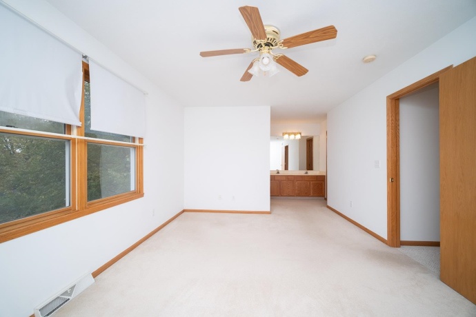 960 Comfortcove, MACHESNEY PARK, Illinois 61115, 3 Bedrooms Bedrooms, ,2 BathroomsBathrooms,House,For Sale,Comfortcove,202506772