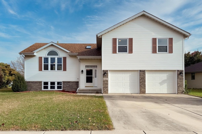 960 Comfortcove, MACHESNEY PARK, Illinois 61115, 3 Bedrooms Bedrooms, ,2 BathroomsBathrooms,House,For Sale,Comfortcove,202506772