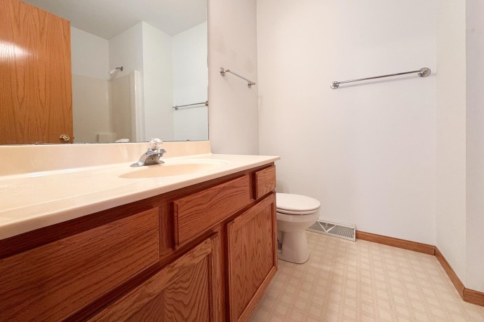 960 Comfortcove, MACHESNEY PARK, Illinois 61115, 3 Bedrooms Bedrooms, ,2 BathroomsBathrooms,House,For Sale,Comfortcove,202506772