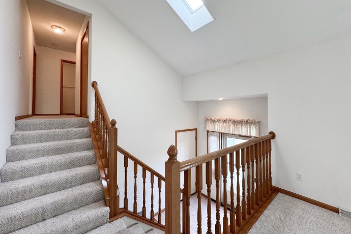 960 Comfortcove, MACHESNEY PARK, Illinois 61115, 3 Bedrooms Bedrooms, ,2 BathroomsBathrooms,House,For Sale,Comfortcove,202506772