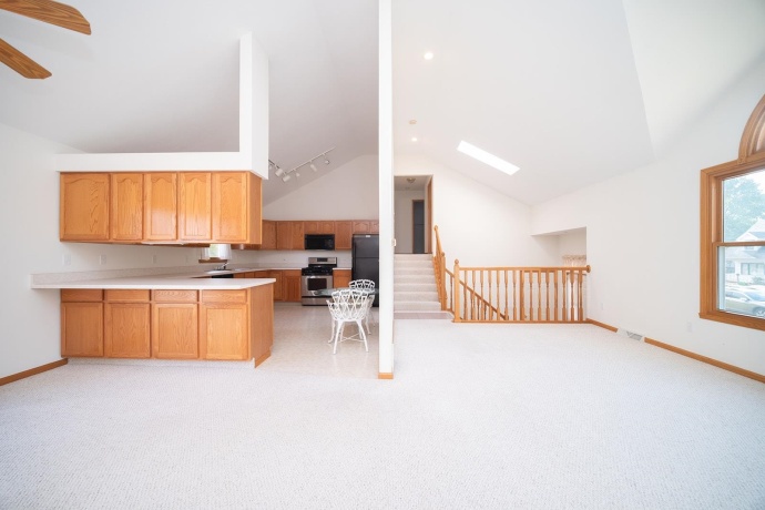 960 Comfortcove, MACHESNEY PARK, Illinois 61115, 3 Bedrooms Bedrooms, ,2 BathroomsBathrooms,House,For Sale,Comfortcove,202506772