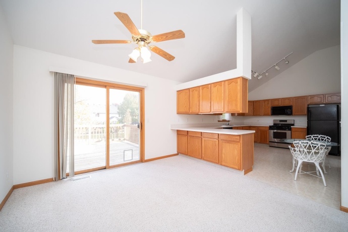 960 Comfortcove, MACHESNEY PARK, Illinois 61115, 3 Bedrooms Bedrooms, ,2 BathroomsBathrooms,House,For Sale,Comfortcove,202506772