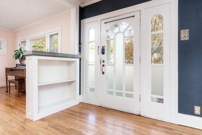 610 COTTAGE GROVE, ROCKFORD, Illinois 61103, 3 Bedrooms Bedrooms, ,1 BathroomBathrooms,House,For Sale,COTTAGE GROVE,202506777