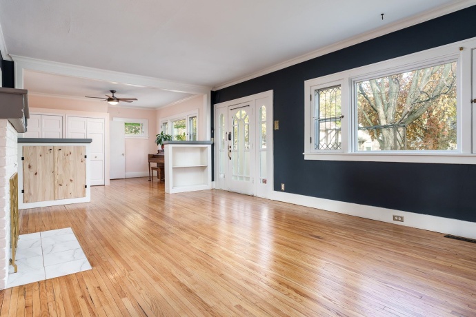 610 COTTAGE GROVE, ROCKFORD, Illinois 61103, 3 Bedrooms Bedrooms, ,1 BathroomBathrooms,House,For Sale,COTTAGE GROVE,202506777