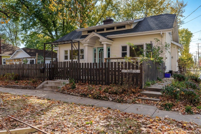 610 COTTAGE GROVE, ROCKFORD, Illinois 61103, 3 Bedrooms Bedrooms, ,1 BathroomBathrooms,House,For Sale,COTTAGE GROVE,202506777