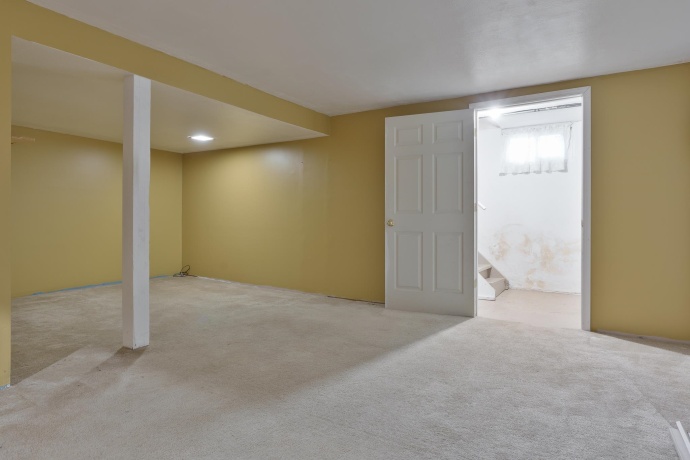 610 COTTAGE GROVE, ROCKFORD, Illinois 61103, 3 Bedrooms Bedrooms, ,1 BathroomBathrooms,House,For Sale,COTTAGE GROVE,202506777