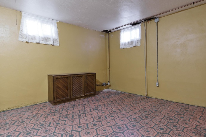 610 COTTAGE GROVE, ROCKFORD, Illinois 61103, 3 Bedrooms Bedrooms, ,1 BathroomBathrooms,House,For Sale,COTTAGE GROVE,202506777