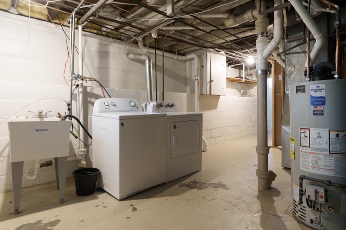 610 COTTAGE GROVE, ROCKFORD, Illinois 61103, 3 Bedrooms Bedrooms, ,1 BathroomBathrooms,House,For Sale,COTTAGE GROVE,202506777