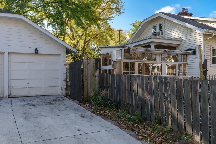 610 COTTAGE GROVE, ROCKFORD, Illinois 61103, 3 Bedrooms Bedrooms, ,1 BathroomBathrooms,House,For Sale,COTTAGE GROVE,202506777