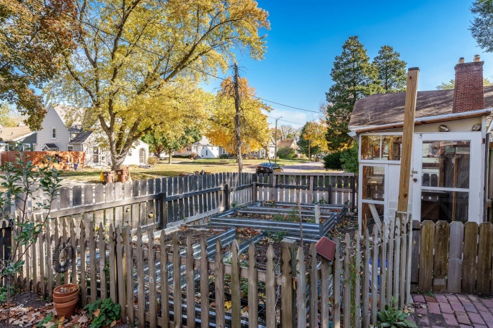 610 COTTAGE GROVE, ROCKFORD, Illinois 61103, 3 Bedrooms Bedrooms, ,1 BathroomBathrooms,House,For Sale,COTTAGE GROVE,202506777