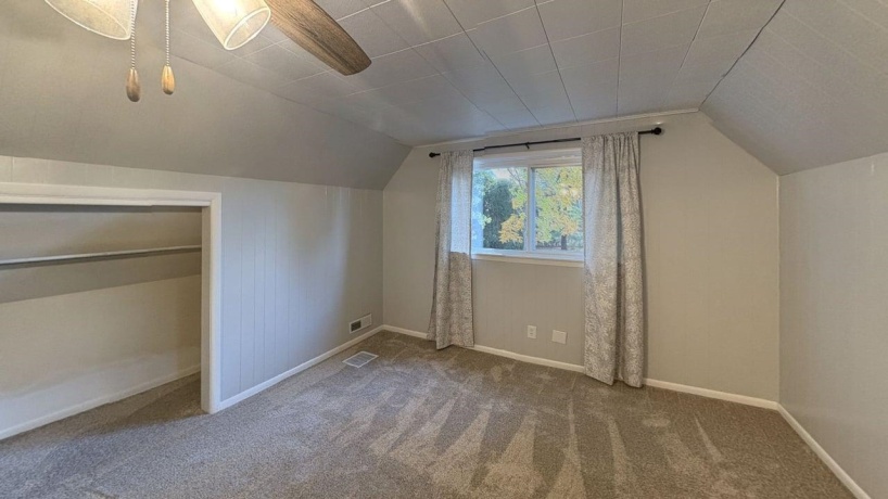 2032 Laurel, FREEPORT, Illinois 61032, 3 Bedrooms Bedrooms, ,2 BathroomsBathrooms,House,For Sale,Laurel,202506778