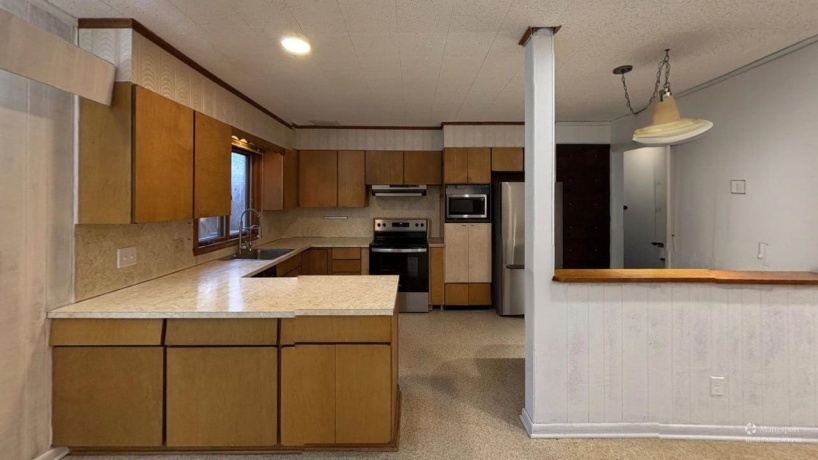 2032 Laurel, FREEPORT, Illinois 61032, 3 Bedrooms Bedrooms, ,2 BathroomsBathrooms,House,For Sale,Laurel,202506778