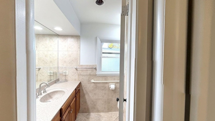 2032 Laurel, FREEPORT, Illinois 61032, 3 Bedrooms Bedrooms, ,2 BathroomsBathrooms,House,For Sale,Laurel,202506778