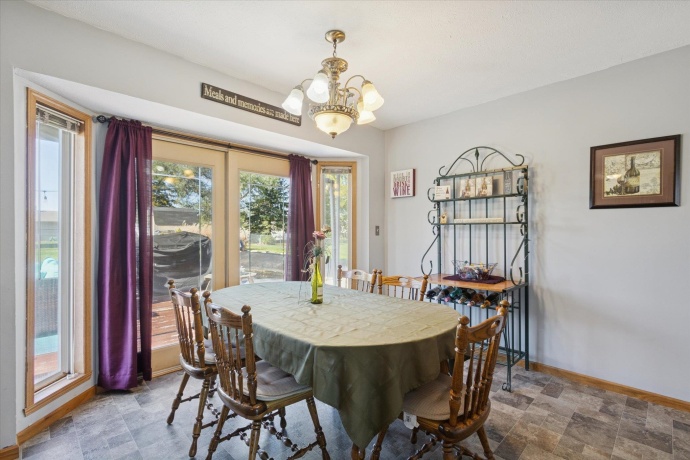 14110 Kirane, SOUTH BELOIT, Illinois 61080, 5 Bedrooms Bedrooms, ,3 BathroomsBathrooms,House,For Sale,Kirane,202506541