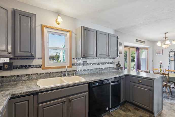 14110 Kirane, SOUTH BELOIT, Illinois 61080, 5 Bedrooms Bedrooms, ,3 BathroomsBathrooms,House,For Sale,Kirane,202506541