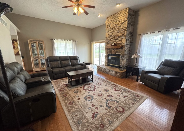 22782A Short, LANARK, Illinois 61046, 4 Bedrooms Bedrooms, ,4 BathroomsBathrooms,House,For Sale,Short,202506781