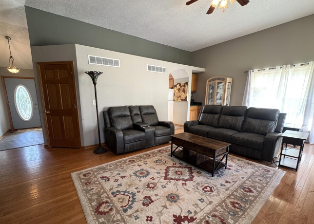 22782A Short, LANARK, Illinois 61046, 4 Bedrooms Bedrooms, ,4 BathroomsBathrooms,House,For Sale,Short,202506781