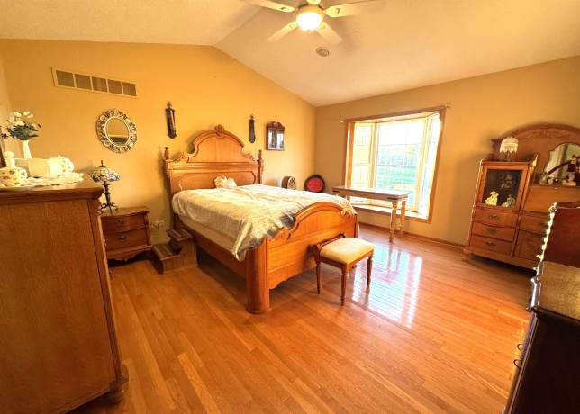 22782A Short, LANARK, Illinois 61046, 4 Bedrooms Bedrooms, ,4 BathroomsBathrooms,House,For Sale,Short,202506781