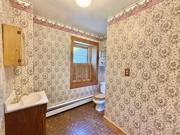 702 Washington, ROCKTON, Illinois 61072, 3 Bedrooms Bedrooms, ,1 BathroomBathrooms,House,For Sale,Washington,202506782