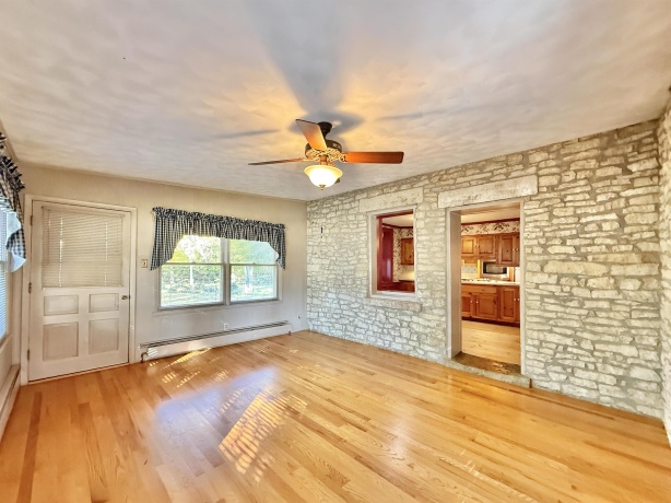 702 Washington, ROCKTON, Illinois 61072, 3 Bedrooms Bedrooms, ,1 BathroomBathrooms,House,For Sale,Washington,202506782