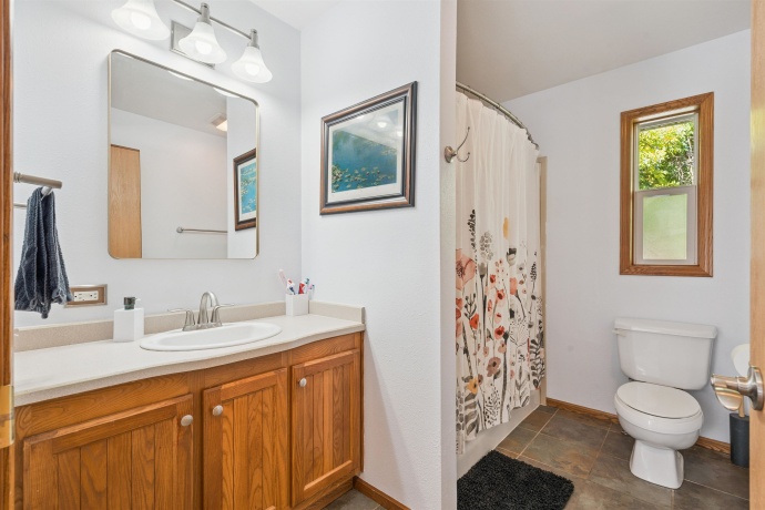 4641 Beach, DUBUQUE, Iowa 52003, 3 Bedrooms Bedrooms, ,3 BathroomsBathrooms,House,For Sale,Beach,202506785