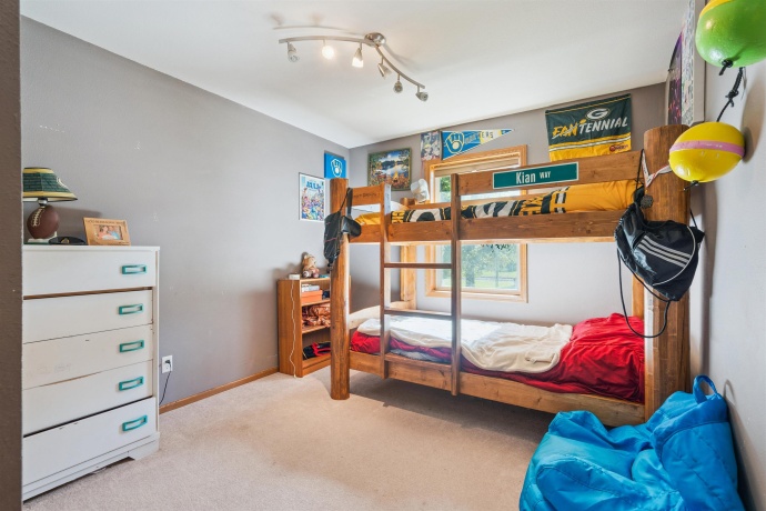 4641 Beach, DUBUQUE, Iowa 52003, 3 Bedrooms Bedrooms, ,3 BathroomsBathrooms,House,For Sale,Beach,202506785