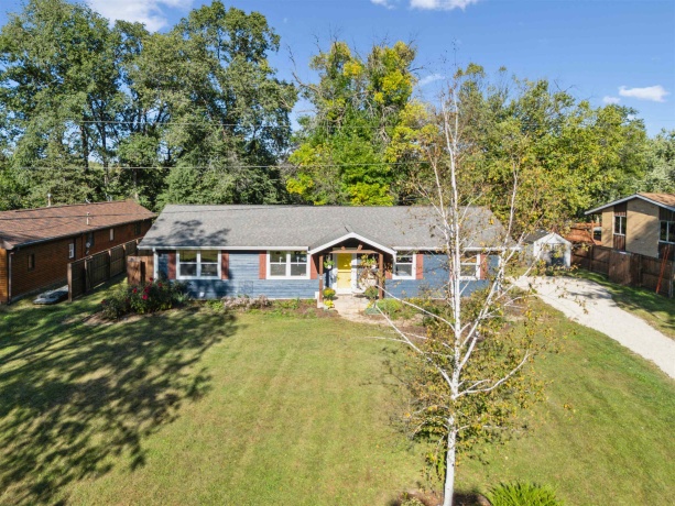 4641 Beach, DUBUQUE, Iowa 52003, 3 Bedrooms Bedrooms, ,3 BathroomsBathrooms,House,For Sale,Beach,202506785