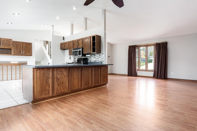 4558 Hampstead, LOVES PARK, Illinois 61111, 4 Bedrooms Bedrooms, ,3 BathroomsBathrooms,House,For Sale,Hampstead,202506789