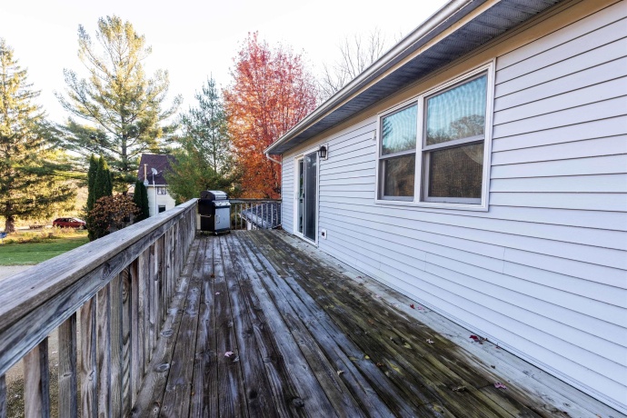 1021 Schapville, ELIZABETH, Illinois 61028, 2 Bedrooms Bedrooms, ,2 BathroomsBathrooms,House,For Sale,Schapville,202506790