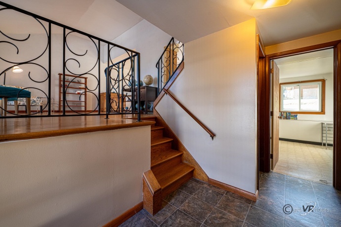 1010 Ridge, GALENA, Illinois 61036, 3 Bedrooms Bedrooms, ,1 BathroomBathrooms,House,For Sale,Ridge,202506792