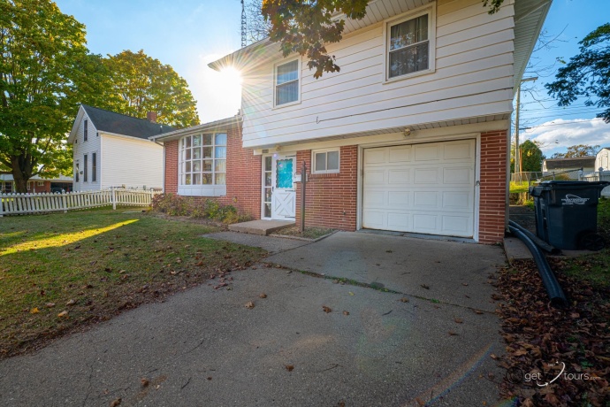 1010 Ridge, GALENA, Illinois 61036, 3 Bedrooms Bedrooms, ,1 BathroomBathrooms,House,For Sale,Ridge,202506792