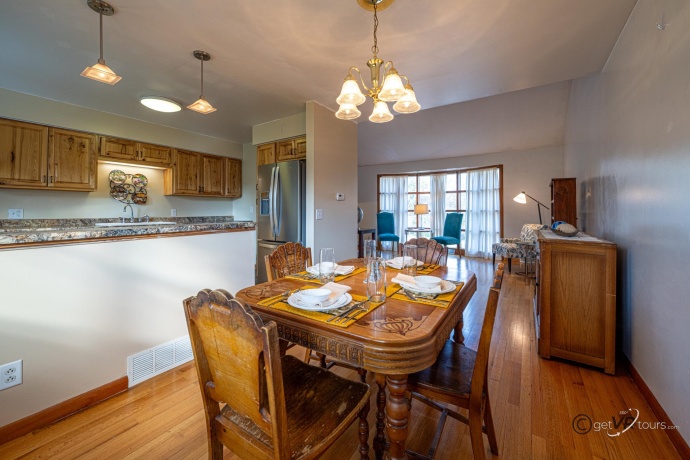 1010 Ridge, GALENA, Illinois 61036, 3 Bedrooms Bedrooms, ,1 BathroomBathrooms,House,For Sale,Ridge,202506792