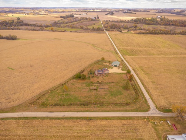 7876 Hickory Grove, SAVANNA, Illinois 61074, 3 Bedrooms Bedrooms, ,2 BathroomsBathrooms,House,For Sale,Hickory Grove,202506797