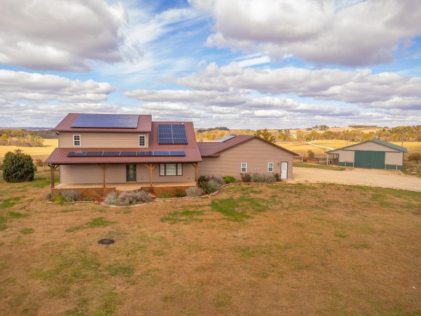 7876 Hickory Grove, SAVANNA, Illinois 61074, 3 Bedrooms Bedrooms, ,2 BathroomsBathrooms,House,For Sale,Hickory Grove,202506797