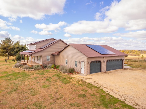 7876 Hickory Grove, SAVANNA, Illinois 61074, 3 Bedrooms Bedrooms, ,2 BathroomsBathrooms,House,For Sale,Hickory Grove,202506797