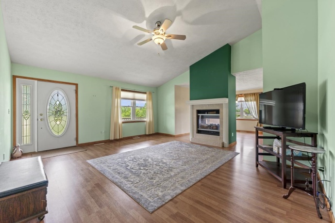 816 Lake Summerset, LAKE SUMMERSET, Illinois 61019, 3 Bedrooms Bedrooms, ,2 BathroomsBathrooms,House,For Sale,Lake Summerset,202502674