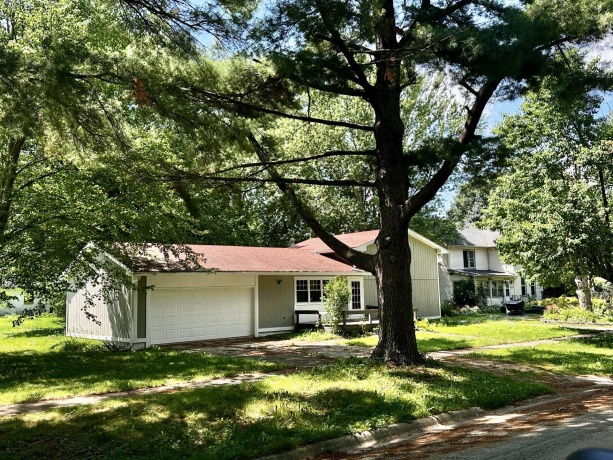 412 Main, Chadwick, Illinois 61014, 3 Bedrooms Bedrooms, ,2 BathroomsBathrooms,House,For Sale,Main,202504768