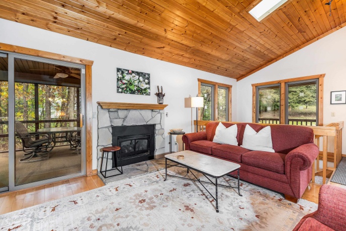 21 Belden School, GALENA, Illinois 61036, 3 Bedrooms Bedrooms, ,3 BathroomsBathrooms,House,For Sale,Belden School,202506807