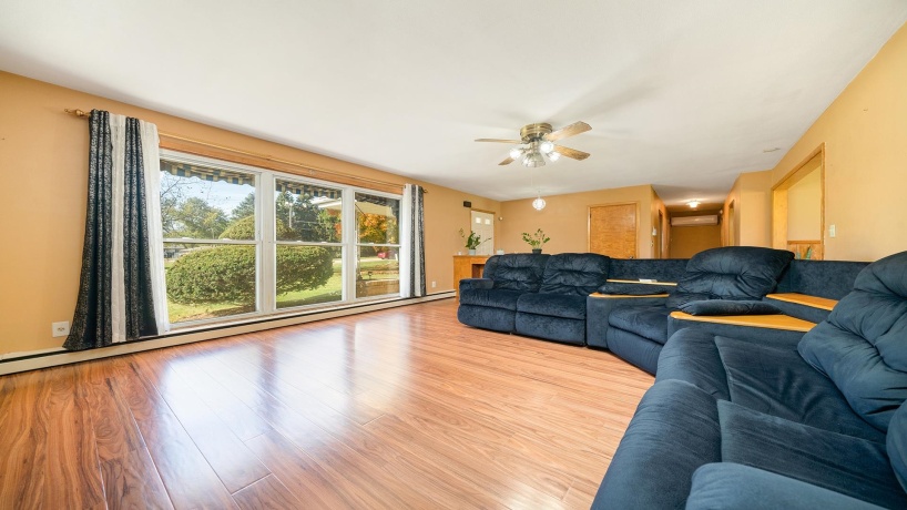 5588 35th, ROCKFORD, Illinois 61109, 3 Bedrooms Bedrooms, ,2 BathroomsBathrooms,House,For Sale,35th,202506809