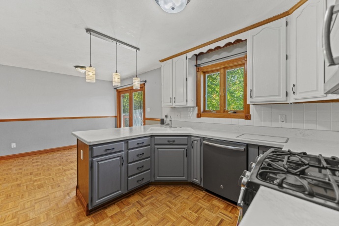 8099 Clearview Dr, ROCKFORD, Illinois 61102, 3 Bedrooms Bedrooms, ,2 BathroomsBathrooms,House,For Sale,Clearview Dr,202506818