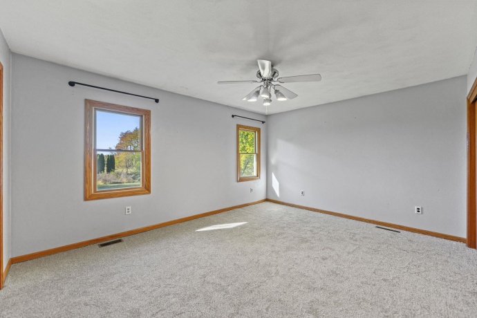 8099 Clearview Dr, ROCKFORD, Illinois 61102, 3 Bedrooms Bedrooms, ,2 BathroomsBathrooms,House,For Sale,Clearview Dr,202506818