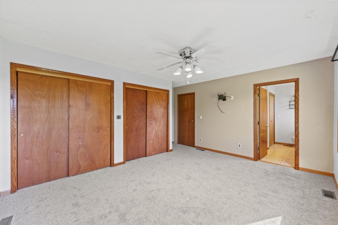 8099 Clearview Dr, ROCKFORD, Illinois 61102, 3 Bedrooms Bedrooms, ,2 BathroomsBathrooms,House,For Sale,Clearview Dr,202506818